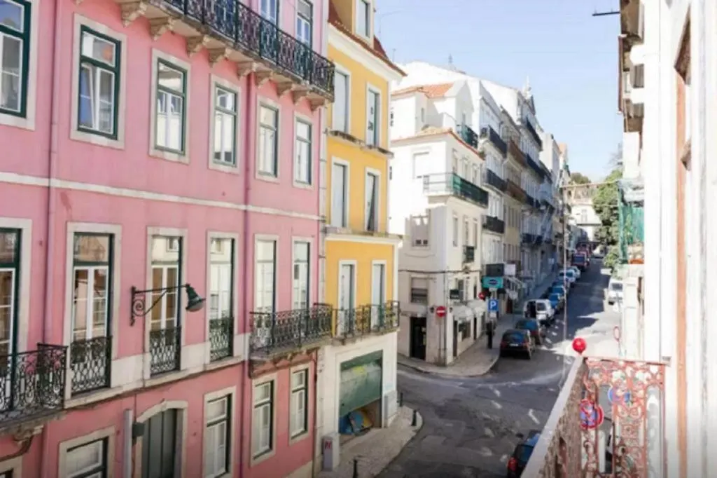 Bird'S Nest Lisbon Apartment-1